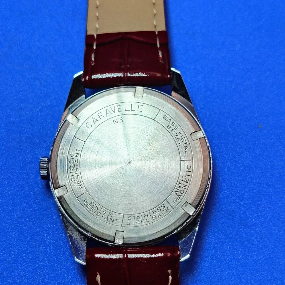 Vintage 1971 Caravelle by Bulova 16 Jewel Manual Wind Japan Movt 37mm Mens Watch